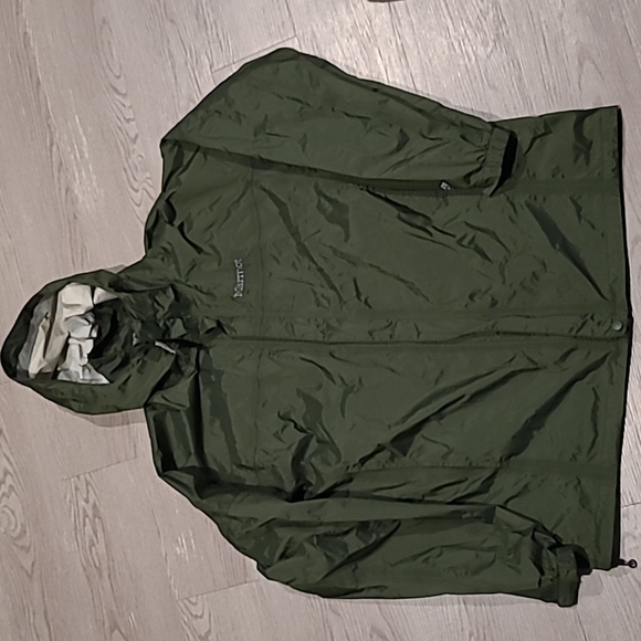 Good Condition Marmot jacket size XL